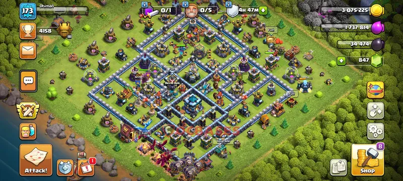 Town Hall 13 Base -hybrid – Layout id: awck7 base layout